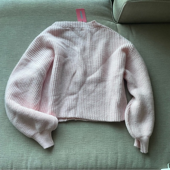 Edikted Sabrina Chunky Knit Cropped Cardigan - Picture 2 of 3